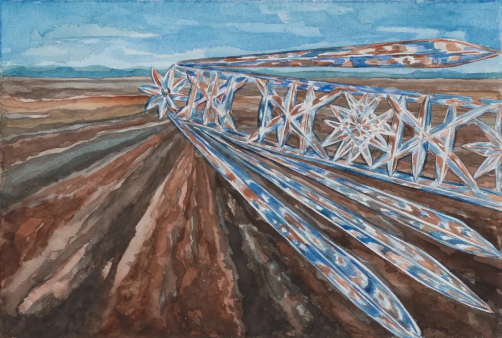 Aquarell „Glasland V“: Ein blau-weißes Glasschliffmuster durchzieht eine braune Lausitzer Tagebaulandschaft.