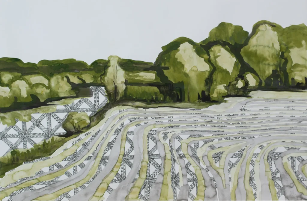Tuschearbeit „Glasschliff in Landschaft II“ mit grünen Baumgruppen, geschwungenen Landschaftslinien und geometrischem Glasschliffmuster